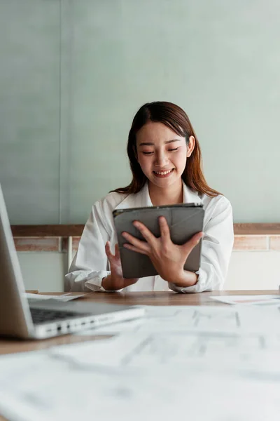 Long Hair Designer Woman White Shirt Sitting Office Searching Data — Stock Photo, Image