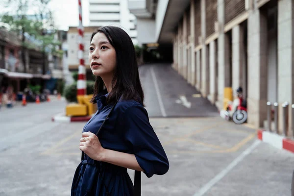 Beautiful Young Asian Woman Blue Dress Carrying Black Bag Standing — Stock Photo, Image