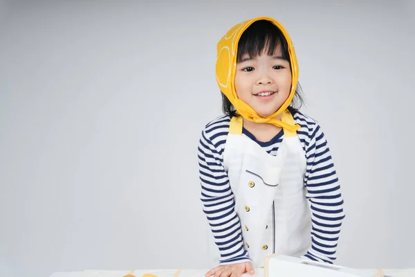 Retrato Niño Tailandés Bastante Asiático Con Vendaje Amarillo Aislado Sobre —  Fotos de Stock