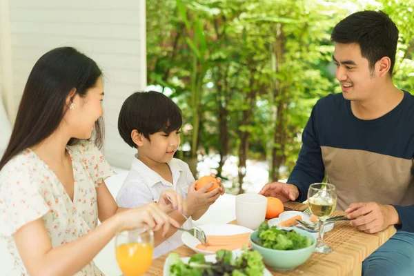 Asiático Tailandês Família Desfrutar Ter Comida Saudável Para Almoço Brunch — Fotografia de Stock