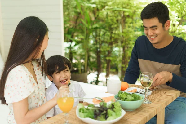 Asiático Tailandês Família Desfrutar Ter Comida Saudável Para Almoço Brunch — Fotografia de Stock