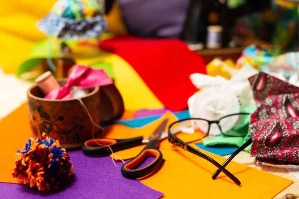 Шитье Дизайну Швейной Машинки Делать Предметы Своими Руками Разноцветные Нити — стоковое фото