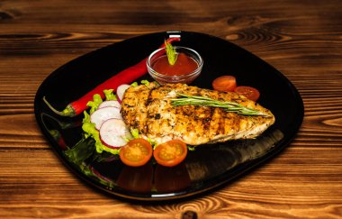 sığır ve taze sebzeler ile ev yapımı taze çanak