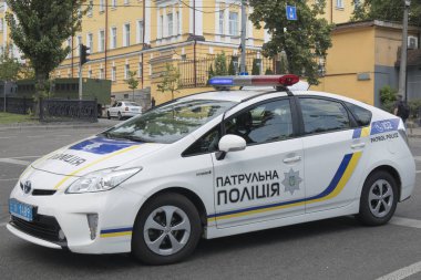 Kiev, Ukrayna-Temmuz 23, 2019: polis özel kuvvet arabaları şehirde güvenlik sağlayan
