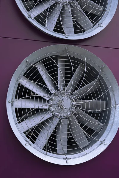 Enorme ventilador de refrigeración industrial, elemento enfriador grande — Foto de Stock