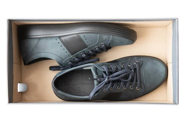 Bir Çift Yeni Mavi Erkek Ayakkabısı Beyaz Bir Ayakkabı Kutusunda — Stok fotoğraf