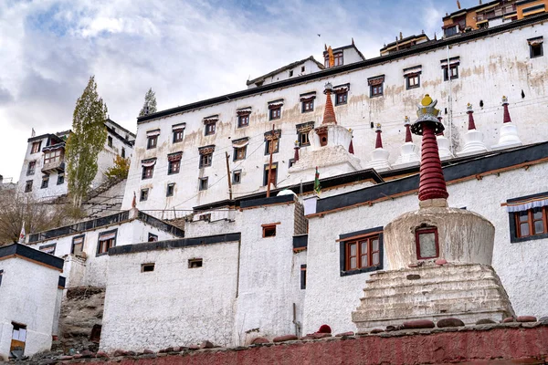 The old Thiksay monastery in Theksey small village — Stock Photo, Image