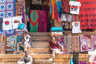Jaisalmer/India-13.07.2019: Hint Kalesi Hediyelik eşya dükkanı