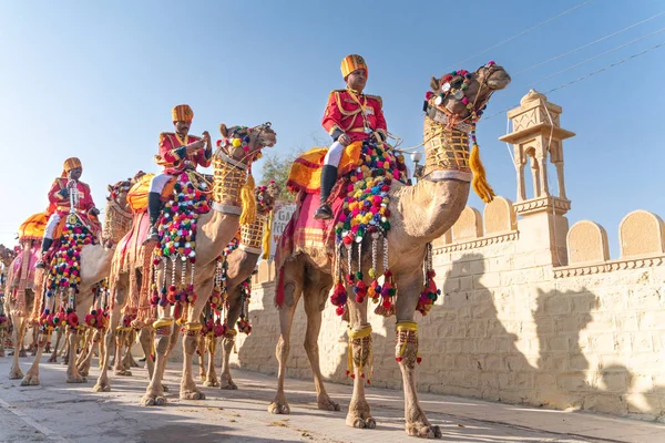 Jaisalmer/India-12.07.2019: föreställa från öken festivalen i Jaisalmer i Indien — Stockfoto