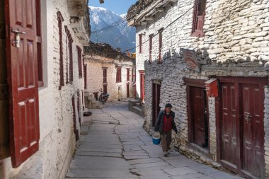 Nepal. Annapurna patikası görünümü. Marpha köyü