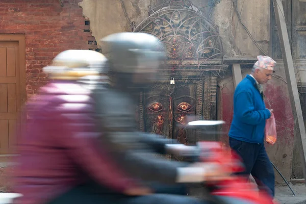 Nepal Katmandú Puertas Personas Movimiento — Foto de Stock