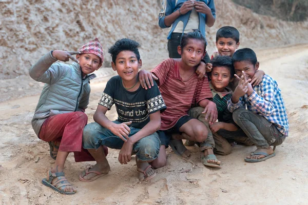 Nepal Grupo Niños Jugando Campo — Foto de Stock