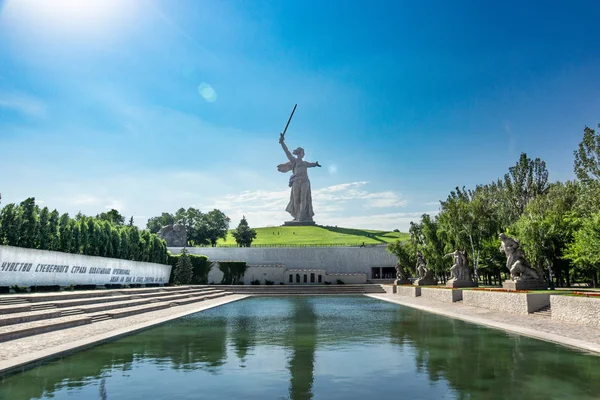 Volgogrado Rusia Junio 2016 Estatua Patria Llama Mamayev Kurgan —  Fotos de Stock