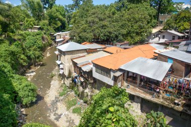 Filipinler gecekondu alanları