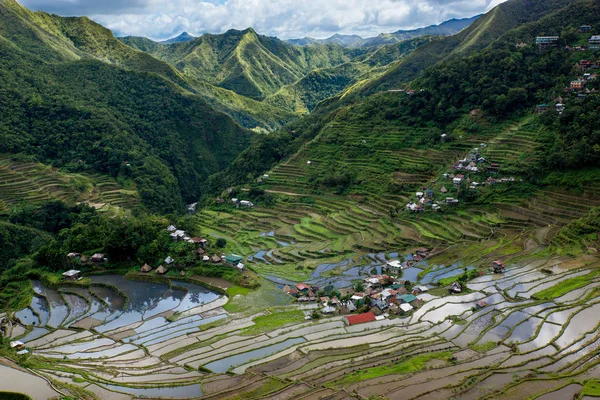 Ορυζώνες Και Χωριό Banbon Στις Φιλιππίνες — Φωτογραφία Αρχείου