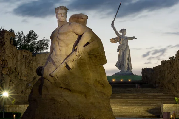 Volgogrado Rusia Junio 2016 Estatua Patria Llama Mamayev Kurgan —  Fotos de Stock