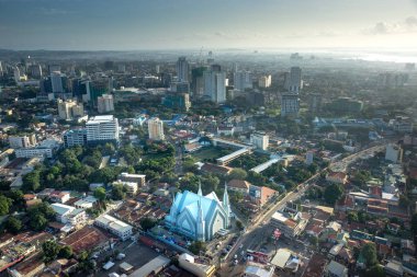 Cebu, Filipinler - 9 Kasım 2016: Cebu şehri sabah saatlerinde.