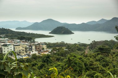 Hong Kong'da milli park şehir ile sis.