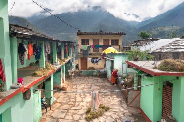 Manikaran, Hindistan - 20 Ekim 2018: Hint uzak köyü görünümü