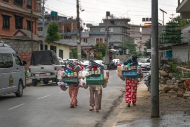 Pokhara, Nepal - 28 Temmuz 2019: Nepal taşınabilir sokak dükkanı.