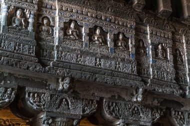 Aurangabad, Hindistan - 6 Şubat 2019: Hindistan'daki eski Hindu mağara tapınağının manzarası