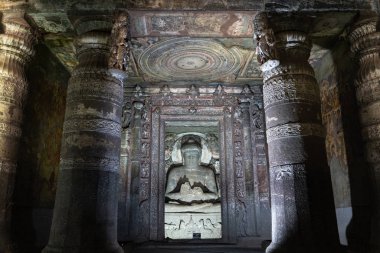 Aurangabad, Hindistan - 6 Şubat 2019: Hindistan'daki eski Hindu mağara tapınağının manzarası