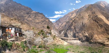 Nepal'deki Annapurna trek'i görünümü