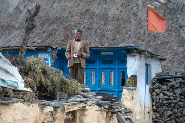 Charang India Abril 2019 Anciano Con Ropa Tradicional Pueblo Remoto — Foto de Stock