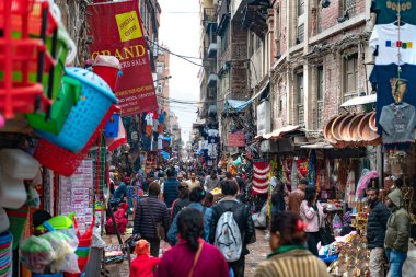 Katmandu - 26 Mart 2019: Nepal'de eşya pazarı.