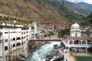 Manikaran, Hindistan - 20 Ekim 2018: Gurudwara Shri Manikaran Sahib'in görünümü.