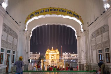 Amritsar, Hindistan - 28 Ekim 2018: Amritsar'da Altın Tapınak
