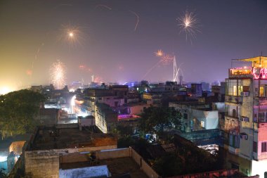 Varanasi, Hindistan - 7 Kasım 2018: Varanasi'de Diwali kutlaması
