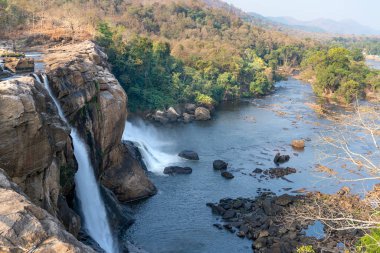Hindistan'da Athirappilly Şelaleler Görünümü