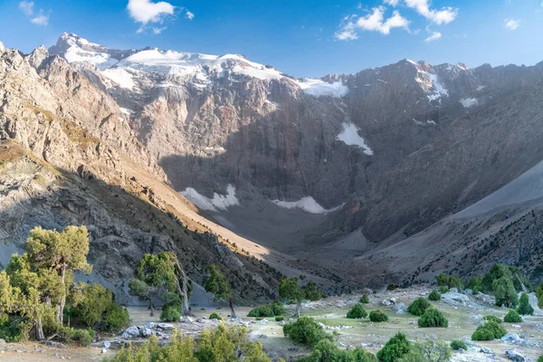 Vista Cordillera Pamir Camping Tranquilo Lago Kulikalon Las Montañas Fann — Foto de Stock