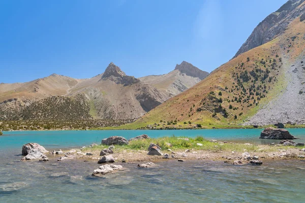 Vista Cordillera Pamir Camping Tranquilo Lago Kulikalon Las Montañas Fann — Foto de Stock