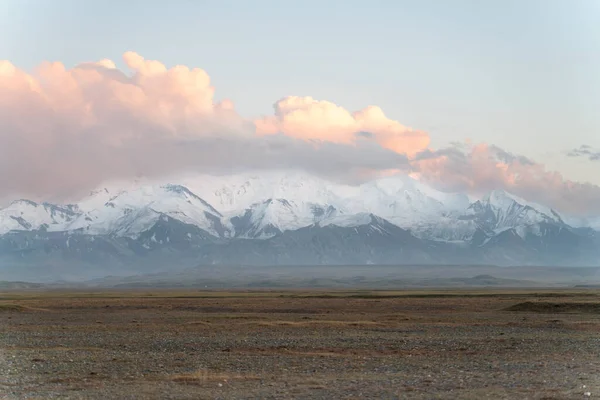Amazing Wild View Kyrgyzstan Landscape Full Snow Peaks Wilderness — Stock Photo, Image