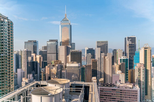 Удивительный вид на город Гонконг, полный небоскребов с крыши
.