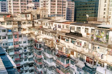 Hong Kong 'da Tai Koo yakınlarındaki Montane Mansion adlı turistler arasındaki popüler yer. Kalabalık eski bir retro bina.
