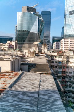 Hong Kong 'da Tai Koo yakınlarındaki Montane Mansion adlı turistler arasındaki popüler yer. Kalabalık eski bir retro bina.
