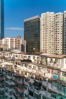 Hong Kong 'da Tai Koo yakınlarındaki Montane Mansion adlı turistler arasındaki popüler yer. Kalabalık eski bir retro bina.