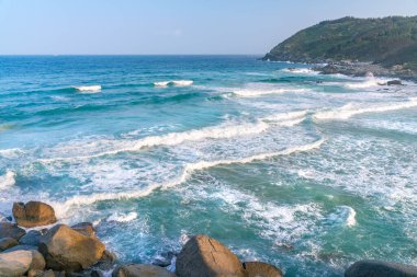 Çin 'deki Hainan Adası' ndaki sahil manzarası.