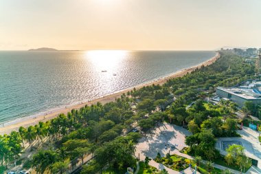 Hainan, Çin 'deki Sanya plajının inanılmaz manzarası.