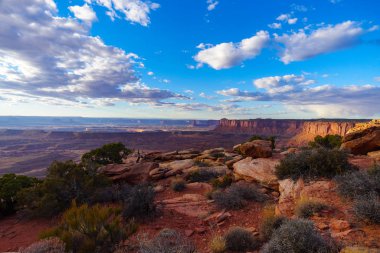 Canyonlands Milli Parkı'nın derinlikleri ve boyutları