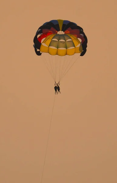 Parasailing Alla Luce Della Sera Sul Lago Coeur Alene Idaho — Foto Stock