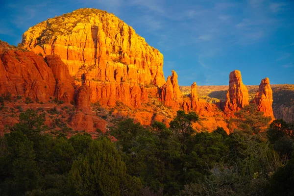 Wintersonnenuntergang Unterstreicht Die Farben Auf Den Roten Felsen Von Sedona — Stockfoto