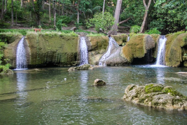 Chet Sao noi Waterfall, Saraburi, Nakhon Ratchasima, Thaiföld — Stock Fotó