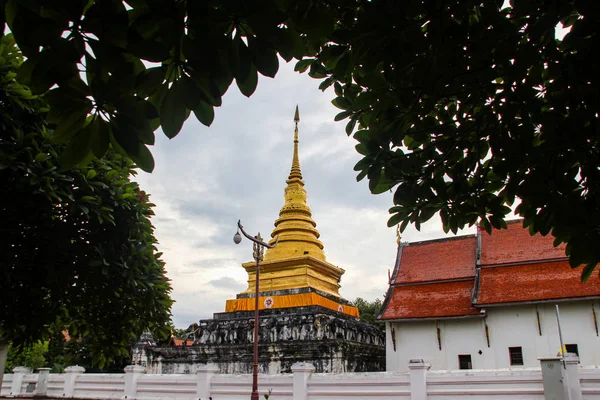 Wat phra that chang kham, nan, thailand — Stockfoto