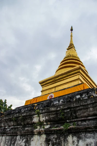 Wat phra that chang kham, nan, thailand — Stockfoto