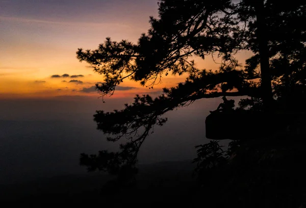 Vista nocturna en Lom Sak Cliff . —  Fotos de Stock