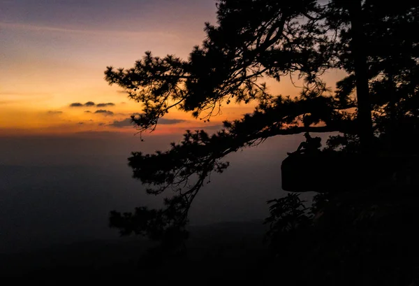 Vista noturna no Lom Sak Cliff . — Fotografia de Stock